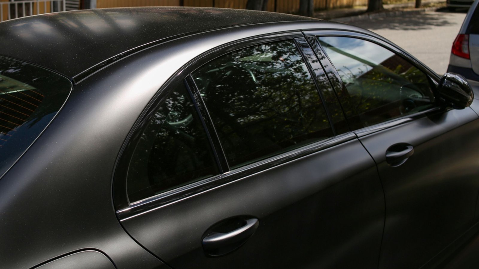 Read more about the article What Are the Benefits of Ceramic Window Tinting in West Boylston?